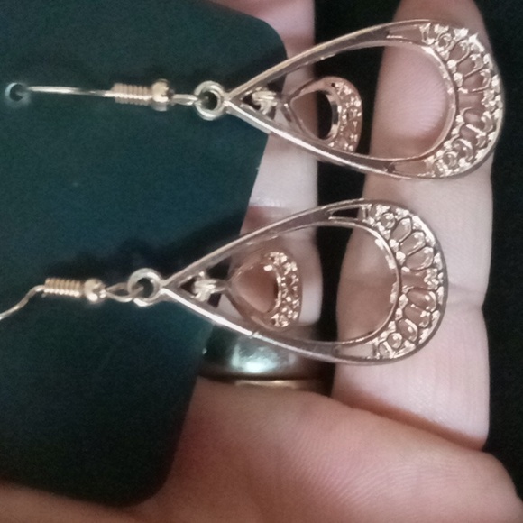 Paparazzi earrings & bracelet both copper tone. Sz 7.5 +2 nwt - Picture 5 of 6